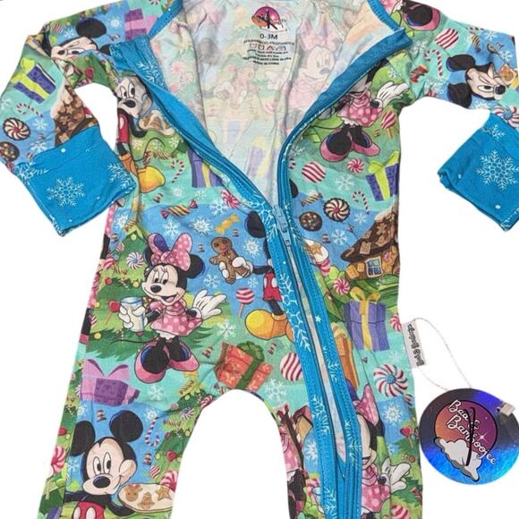 NWT Mickey Minnie Holiday Bamboo Zip Onesie 0-3M Christmas Gingerbread Grip Feet - Picture 8 of 10